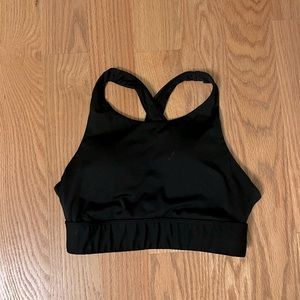 Black sports bra